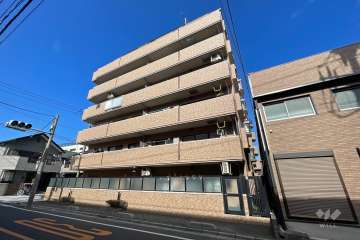 ライオンズマンション西新井高道公園の外観（南側から）