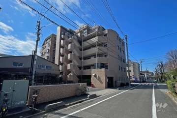 ライオンズマンション西新井高道公園の外観（北東側から）