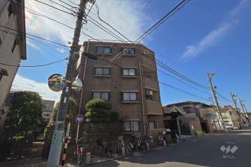 ライオンズマンション西新井大師の外観（北東側から）