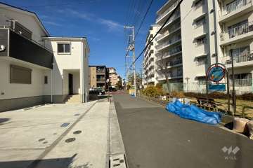 敷地南西側の前面道路　