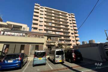 メイツ北千住の外観（南西側から）