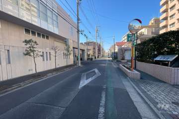 敷地南側の前面道路　