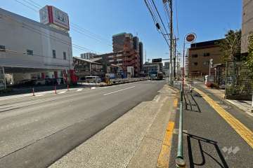 敷地南側は環状七号線に面しています。