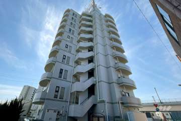 シュロス保木間の外観（北側から）