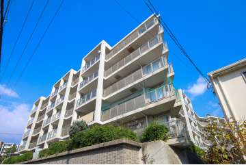 ビューグランデ池田五月丘の外観（南側から）