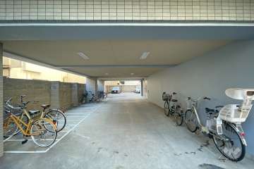駐車場出入り口