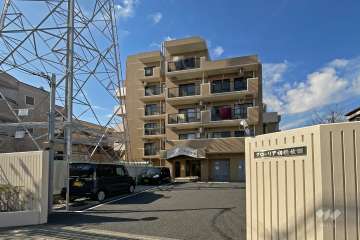 グローリア初穂綾瀬の外観（北東側から）