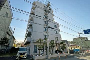 日興パレス西新井の外観（北東側から）