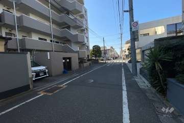 敷地北側の前面道路(東側から）