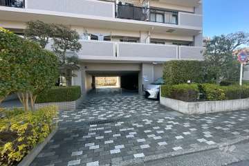 駐車場の出入り口