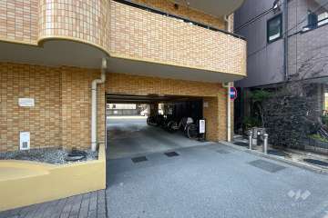 駐車場の出入り口