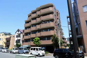 モナーク梅島の外観（南東側から）