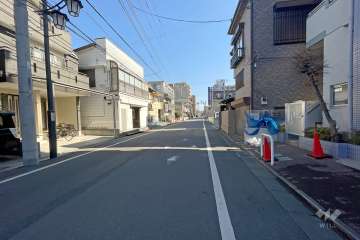 敷地北側の前面道路　