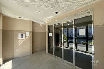 エントランスはオートロック付きです。