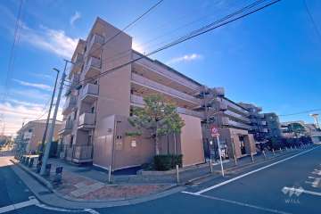 エステスクエア西新井の外観（北東側から）
