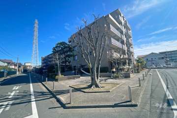 エステスクエア西新井の外観（南西側から）