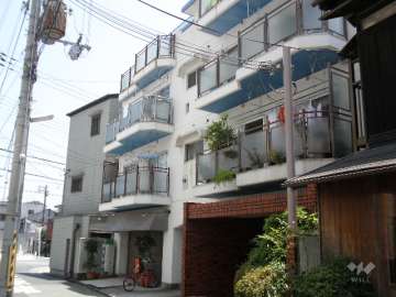 栄ハイツの外観(北西から）