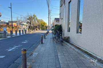 敷地東側の前面道路