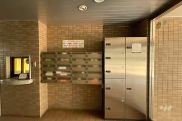 宅配ボックスと共用ポスト　