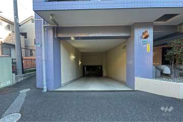 駐車場の出入り口