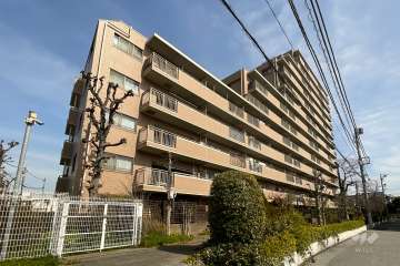 ヴィルヌーブガーデンズ綾瀬の外観（南西側から）