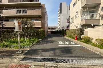 駐車場の出入り口