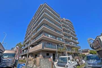 マイキャッスル梅島アーバンステージの外観（南東側から）