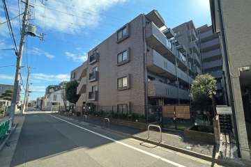 レーベンハイム西新井の外観（北西側から）