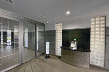 エントランスはオートロック付きです。