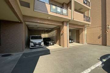 敷地内駐車場（屋内平面式）