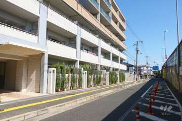 敷地東側の前面道路