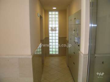 宅配ボックス付きの共用ポスト