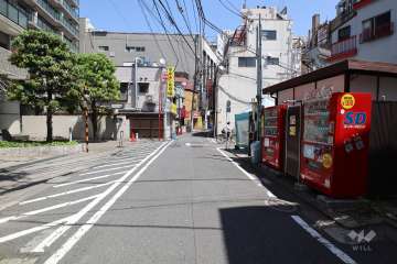 敷地東側の前面道路