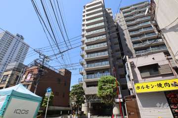 グランフラッツ北千住の外観(東側から)