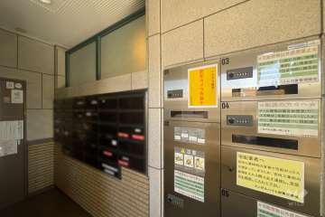 宅配ボックスと共用ポスト　