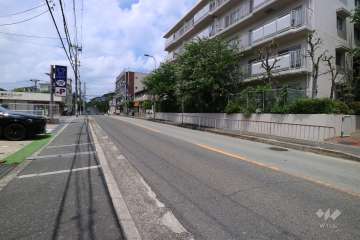 敷地南側の前面道路（府道9号箕面池田線）