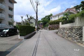 敷地北側の前面道路