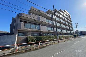 エンゼルハイム入谷南の外観（南西側から）