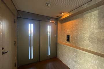 エントランスはオートロック付きです。