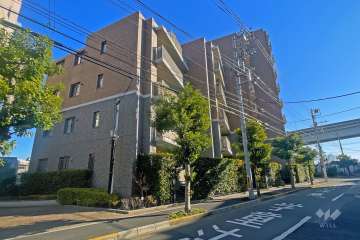 ジェイパーク北千住モナクレイスの外観（北西側から）