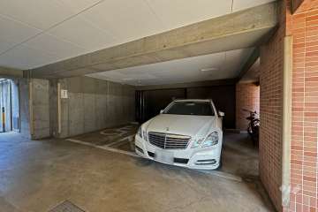 敷地内駐車場（屋内平面式）