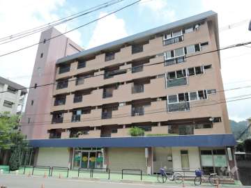 レインボーハイツの外観（南東側から）