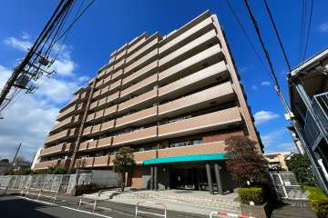 グローリオ西新井の外観（南東側から）