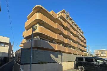 レクセルマンション五反野ビバーチェの外観（南西側から）