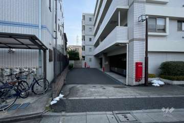 敷地内駐車場（屋内機械式）