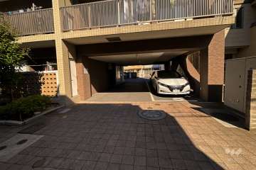 駐車場の出入り口・敷地内駐車場（屋内平面式・屋外平面式）