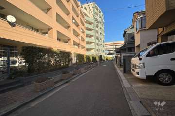 敷地南西側の前面道路