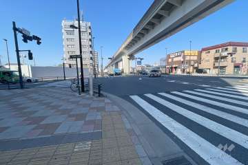 敷地東側の前面道路