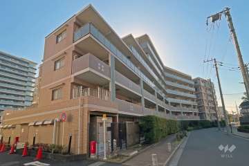 レクセルマンション北千住の外観（北西側から）