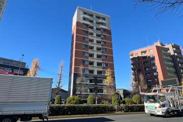 パテラスクエア北千住の外観（東側から）